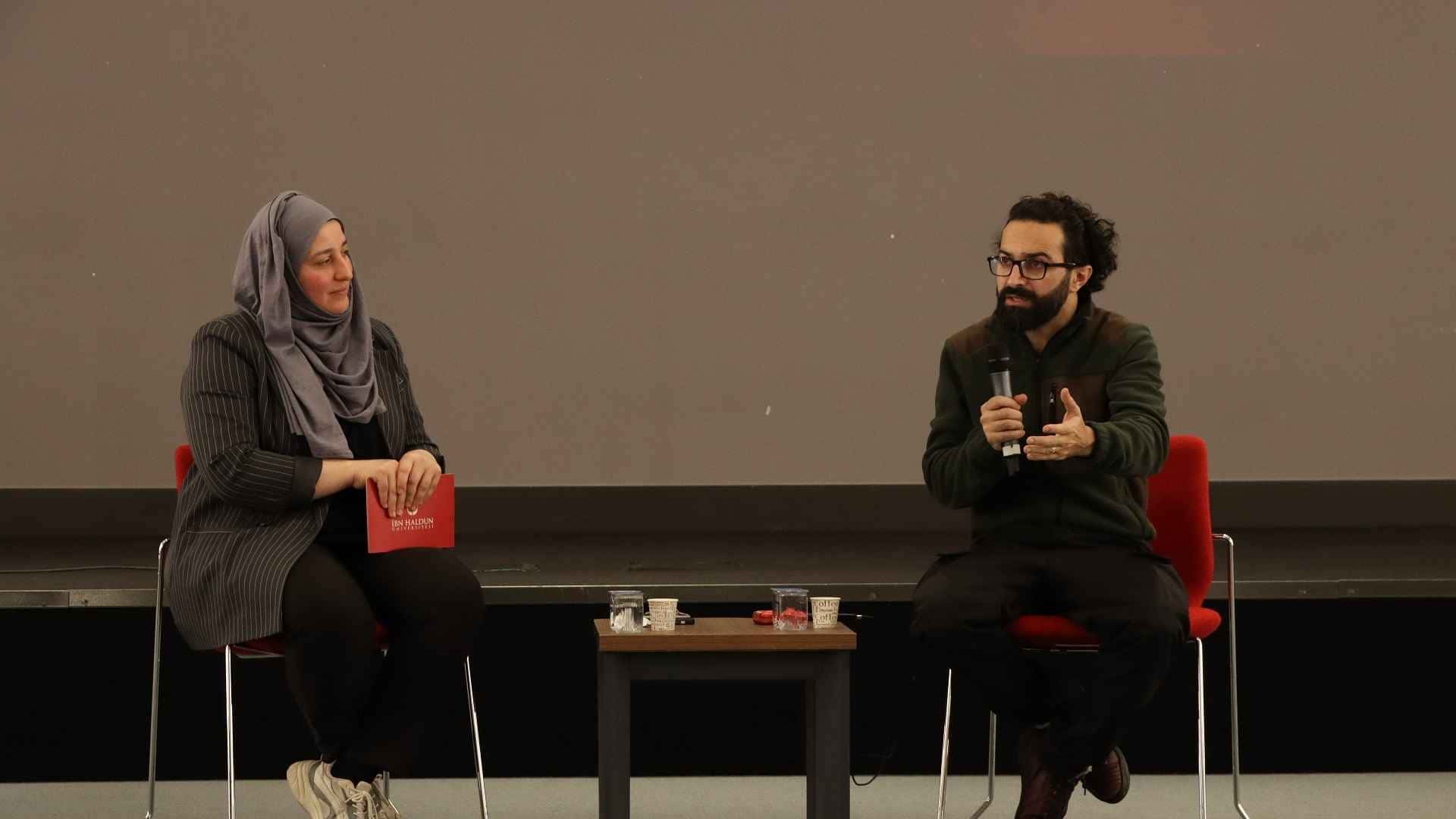 Nawras Abu Saleh: “Filistin’in Gerçekliğini Sinemada Göremediğim İçin Yönetmen Olmaya Karar Verdim”