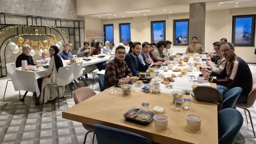 Akademisyenler ve Öğrencilerin Katılımı ile İletişim Fakültesi İftarı Düzenlendi