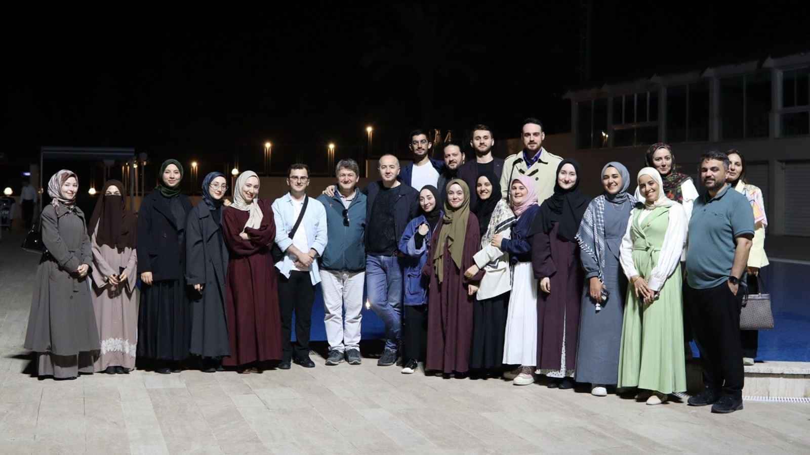 İletişim Fakültesi 4. Sınıf Öğrencileri Mezuniyet Yemeğinde Bir Araya Geldi
